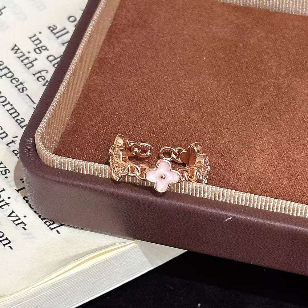 Luxury Micro Inlaid Zircon Bracelet Simple Exquisite Flower Bangle Jewelry Gift - Fresh Sweet Lucky Style Z260313