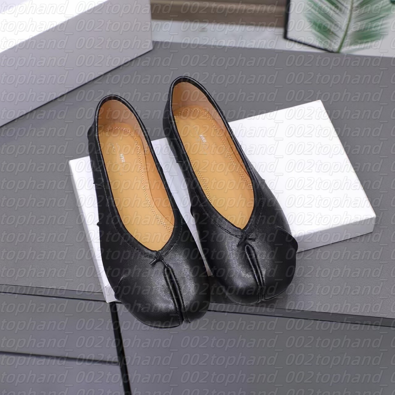 Mirror quality Womens Mary Jane black white Designer Ballet Flat shoe Mason tabi Shoe Luxury Scuffs ballerina Loafer Leather Chunky Heel Wedge Lady Dress shoes