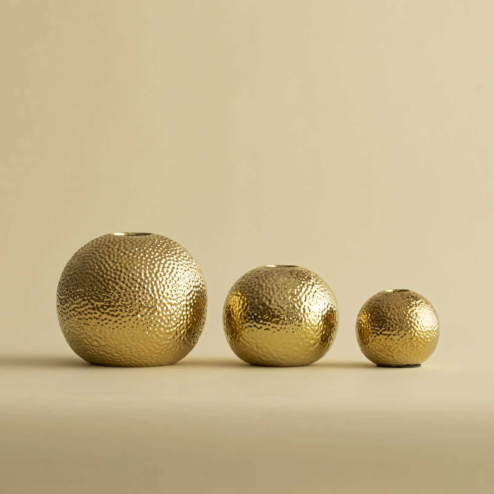 Luxury Hammer Ball Ceramic Vase Dried Flower Arrangement Accessories Gold and Silver Vase Living Room Decoration Vases C251124