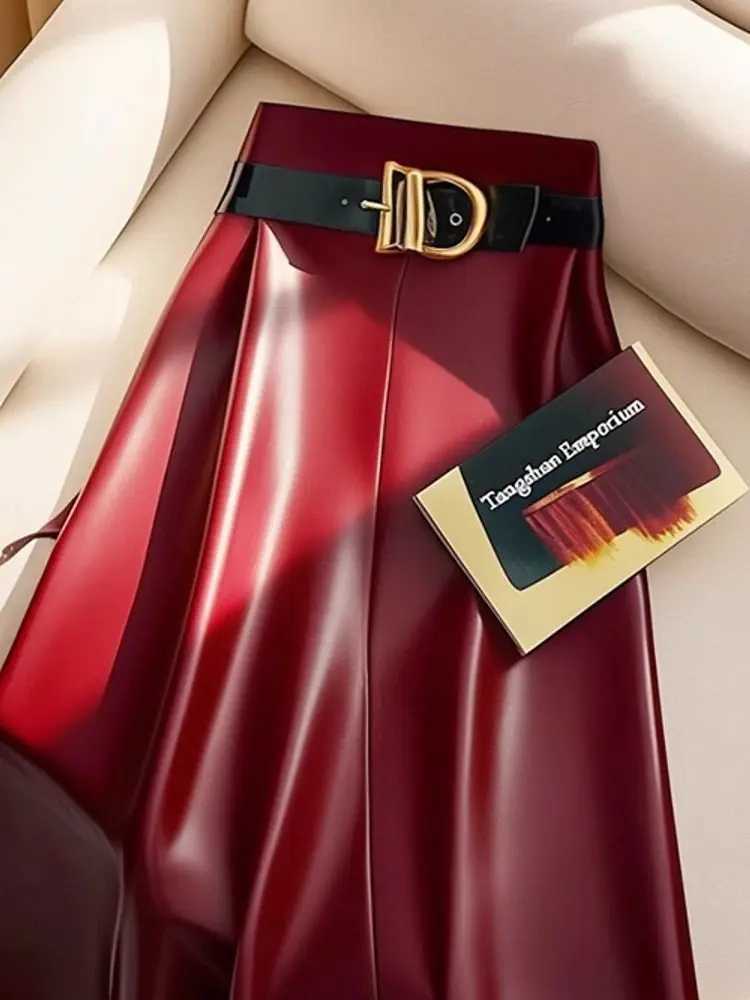 High end goddess style high-end red PU womens skiing new leather midi skiing medium length umbrella skiing M250424