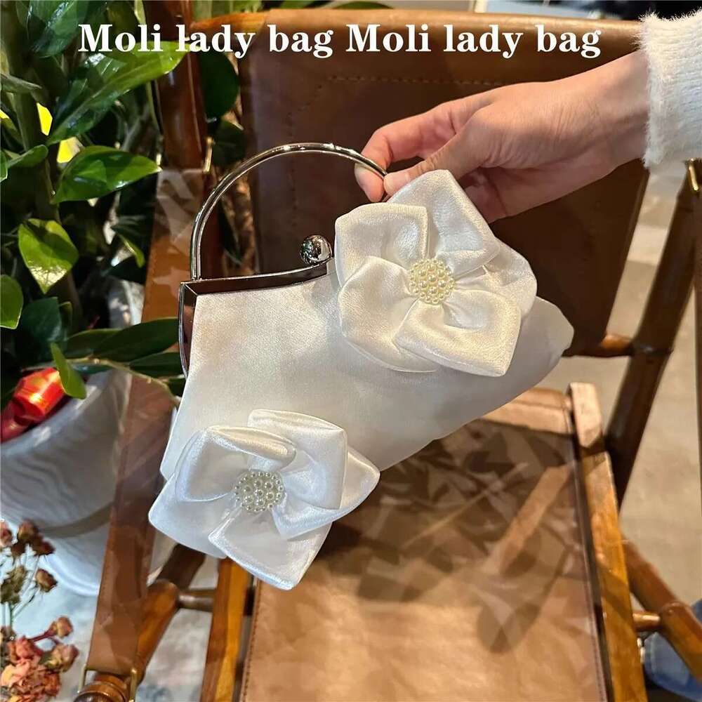 Designer Bag 2025 Satin Appliques Floral Clutch Purse For Wedding Party Beads Beaded Women Handbag Fashion Evening Crossbody Bag Luxury Bag
