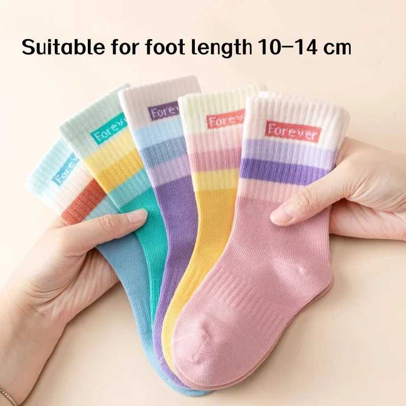 5 Pairs of Rainbow Socks in Random Colors Skin-Friendly and Non-Binding Suitable for Girls Aged 1-4/7-9 Winter Warm Socks New Years Birthday Gift Holi