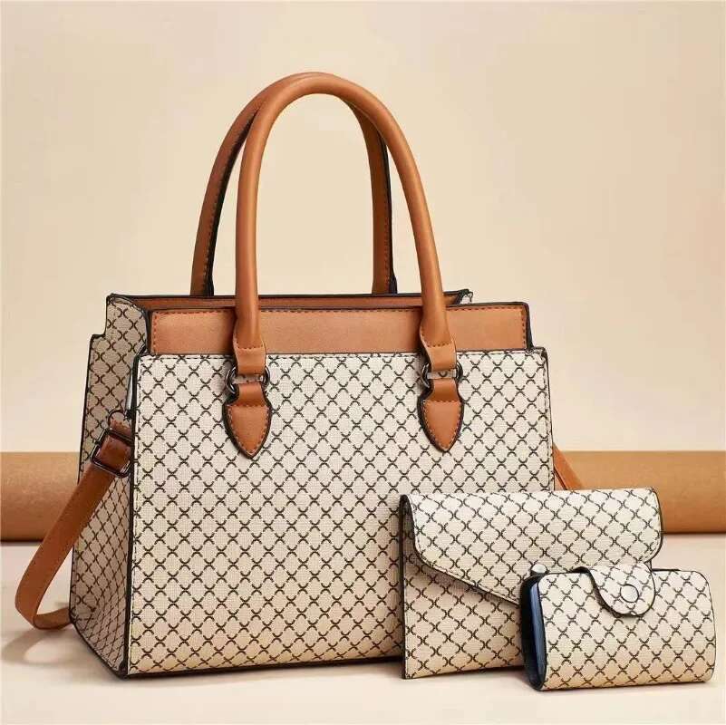 Luxury Designer Fashionable New Women's Handbag With Large Capacity Color Blocking Shoulder Classic Retro Crossbody Commuting Tote Bag