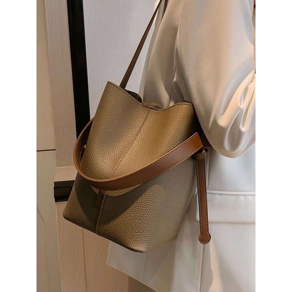 Crossbody For Women New Style High End Texture Niche Summer Super Soft Bucket Bag Popular Commuting Bag This Year