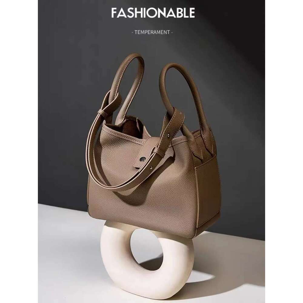 Designer Bag 2025 High Quality New Trendy Bucket Women's Handbag Genuine Leather Cowhide Shoulder Messenger Lady Purse Female Casual Bag Luxury B