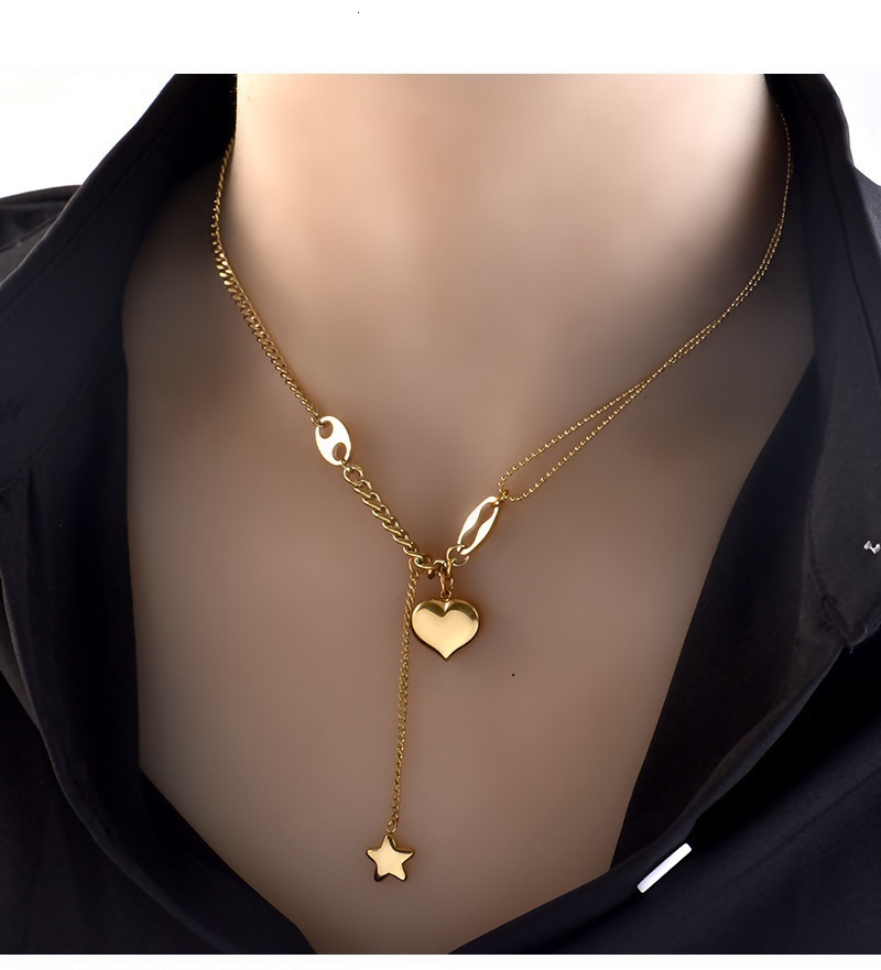 Top Source Cold Wind Titanium Steel Exquisite Hip Hop Style Necklace Star Tassel Three Dimensional Peach Heart Clavicle Chain, niche design