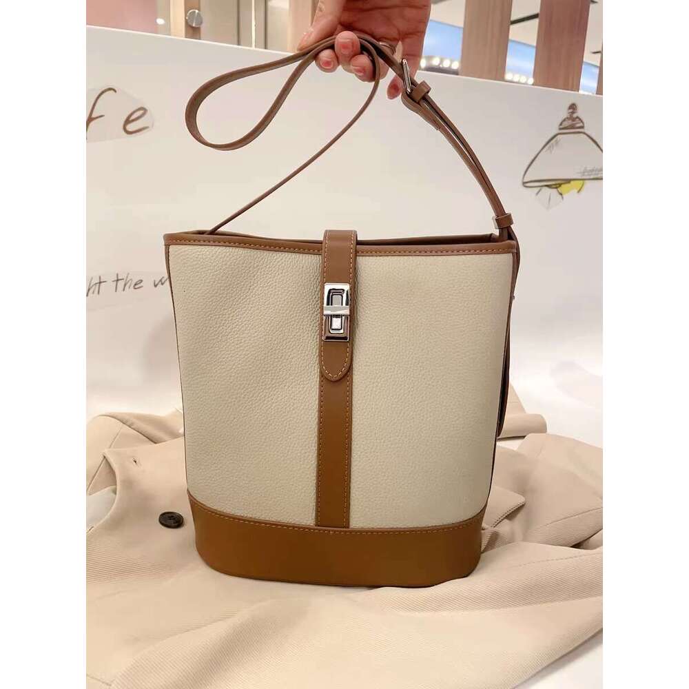 Advanced Water Bucket Women New Casual Contrasting Color Design Niche Commuting Crossbody Bag For Women