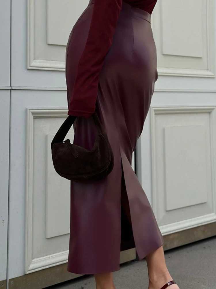 Trendix Womens Elegant Burgundy Skiing High Waist Slim Fashion Sewing Long Skiing Womens Party Slim Club Sexy Retro PU Skiing M250424