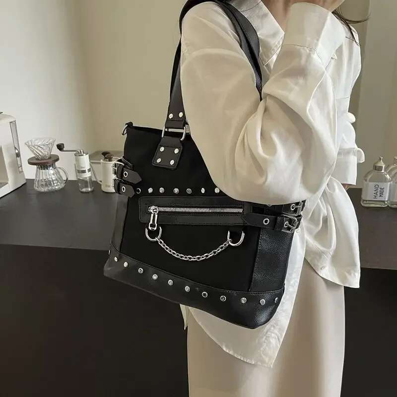 Designer bag New Arrival Punk Style Rivet Decor Shoulder Bag Chain Crossbody Tote Bag for Women Black