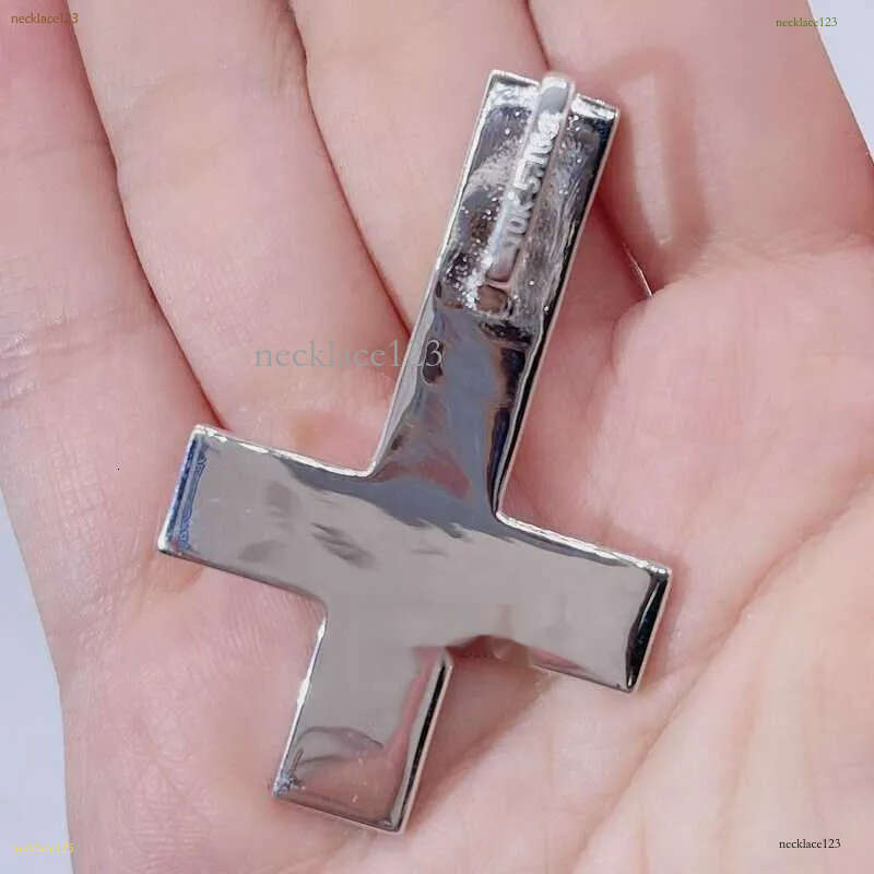 necklace moissanite chain Pendant Necklaces Whiote Gold Sier Vvs Moissanite Dia Iced Out Hip Hop Pass Tester Upside Down Cross