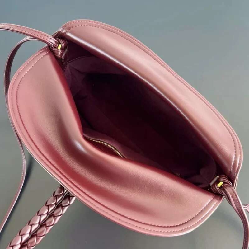 Designer Bag 2025 2025 Spring New French Liberta Star Envelope Trend Shoulder Bag Fashion Underarm Clutch Bags For Women Handbags Luxury Bag