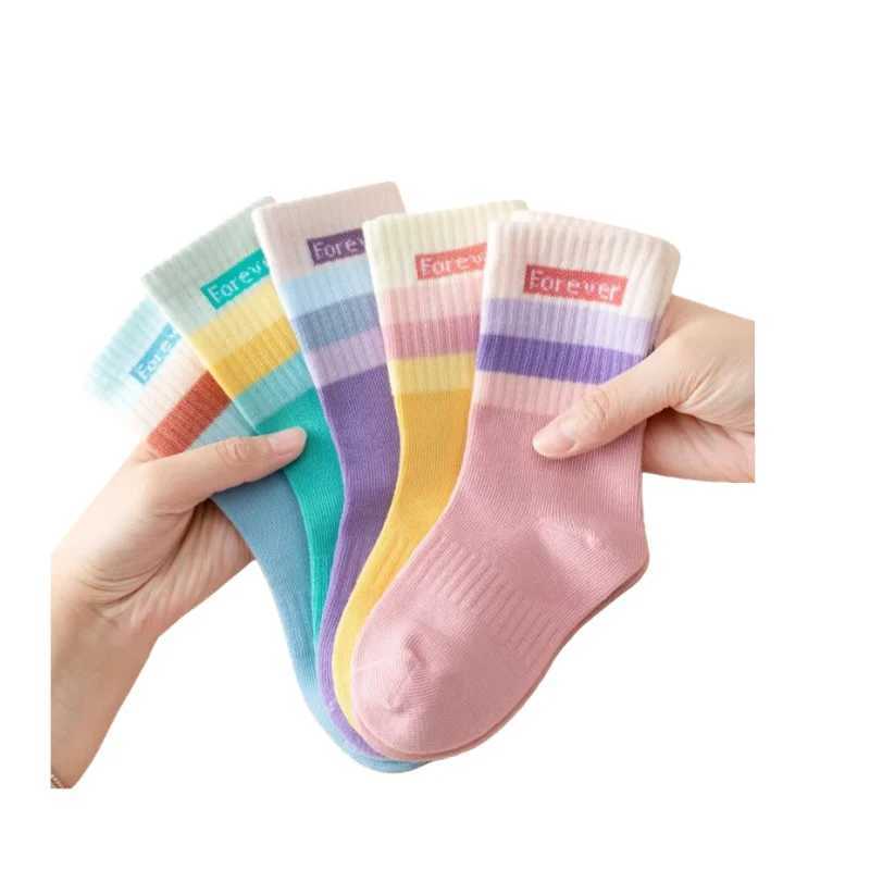 5 Pairs of Socks with a Lively Bear Pattern SkinFriendlya ndN onBindingSu itablefo rBo thBo ysan dGi rlsWi nterTh ermalSo cksfo rBa biesAg G251124