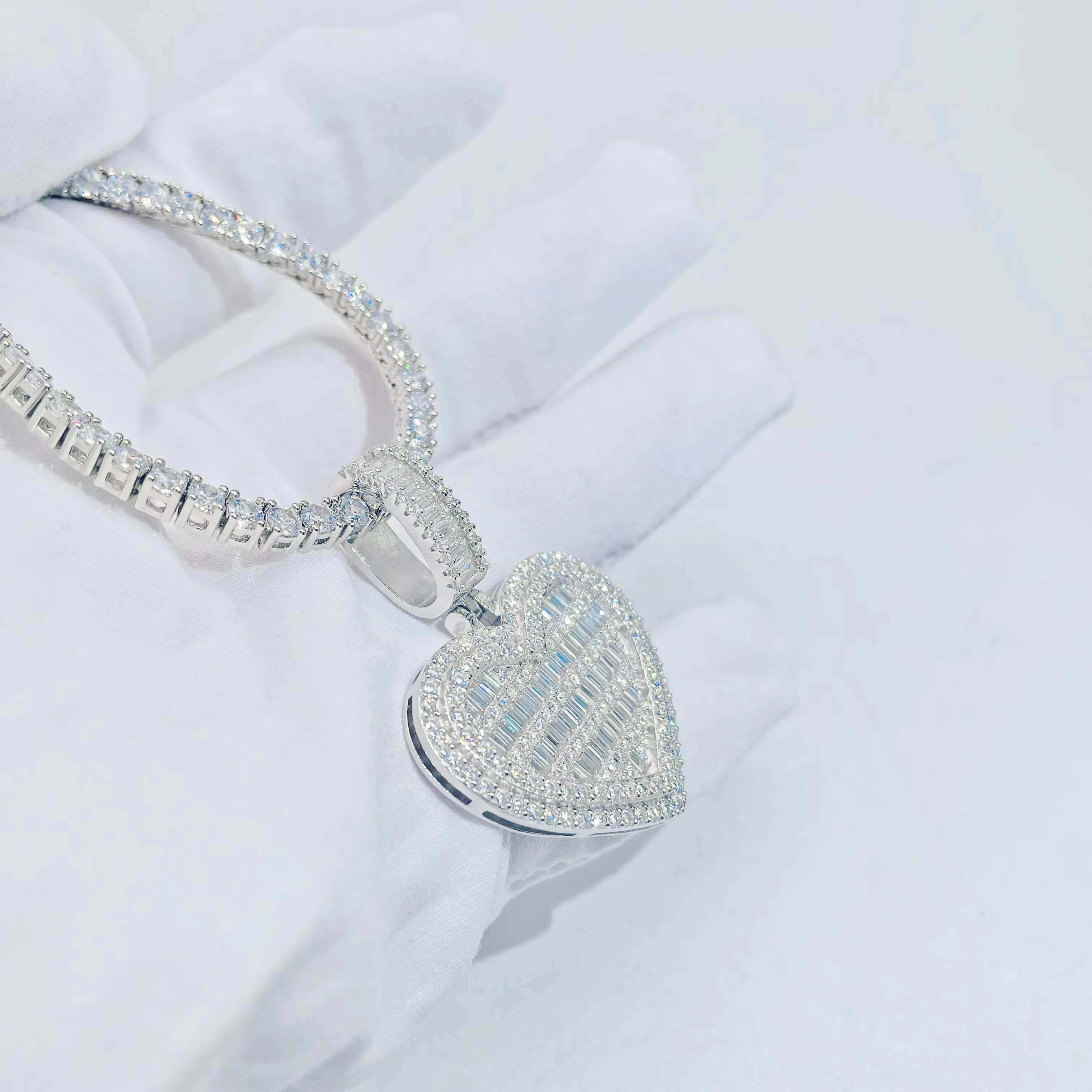 Men Women Necklace Moissanite Jewelry Hip Hop Heart Shape Pendant Baguette Vvs Diamond Custom 925 Sterling Silver Pendant