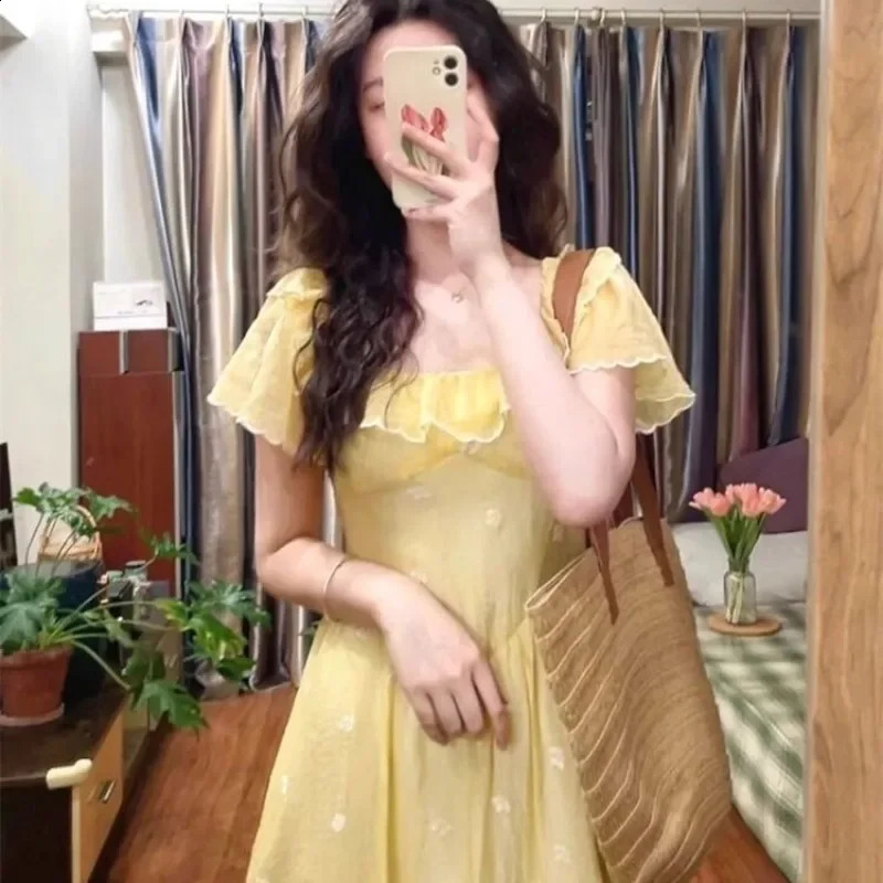 EFT Retro Printed Womens Long Skirt Spring/Summer Yellow Short Sleeve Square Neck Straight Womens Wear 250423
