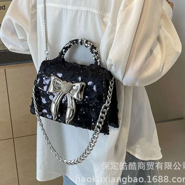 Bow Handheld For Women, Spring/Summer 2024 New Style, Office Banquet Small Bag, Chain, Crossbody Bag Mouth, Red Envelope