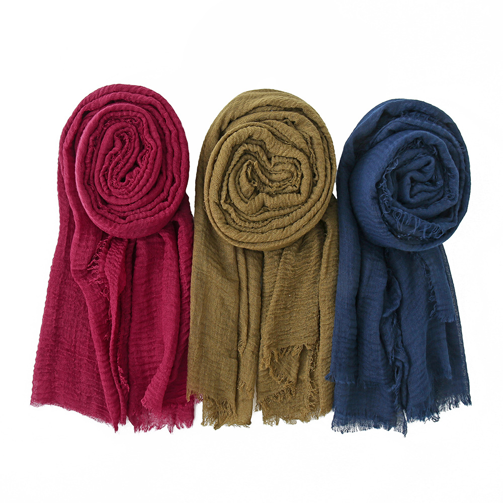 K496 Hot sale wrinkled solid color cotton headscarf factory source cotton and linen wrinkled fur edge ladies scarf BS414