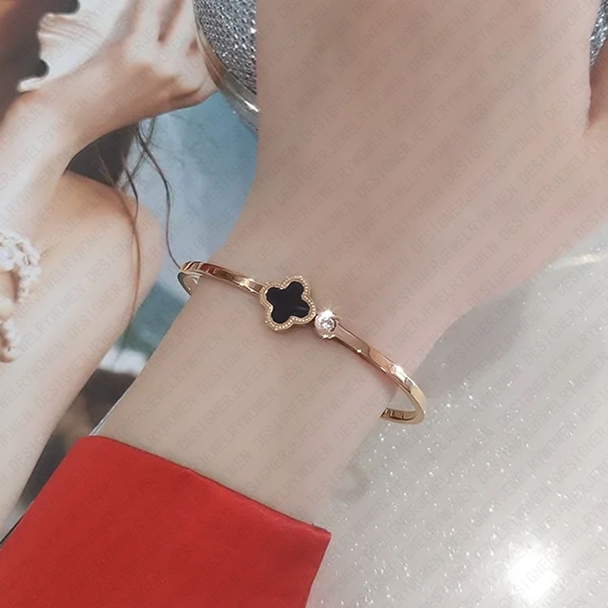 Designer Bracelet Bracelet for Women Stainless Steel 18K Gold Plated Bangle Diamond Flower Bangles Luxury Jewlery Designer for Women Elegant Sparkling