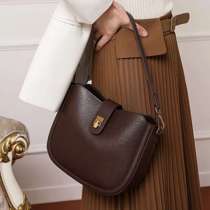 Cowhide New Trend Fashionable Saddle Retro Shell Versatile High-End Single Shoulder Crossbody Bag