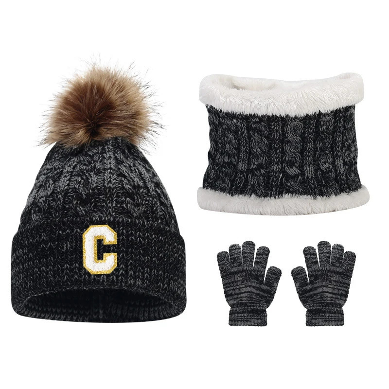 Childrens caps scarves glove sets and knitted caps marked with letters A to Z for children aged 3 to 12 251121