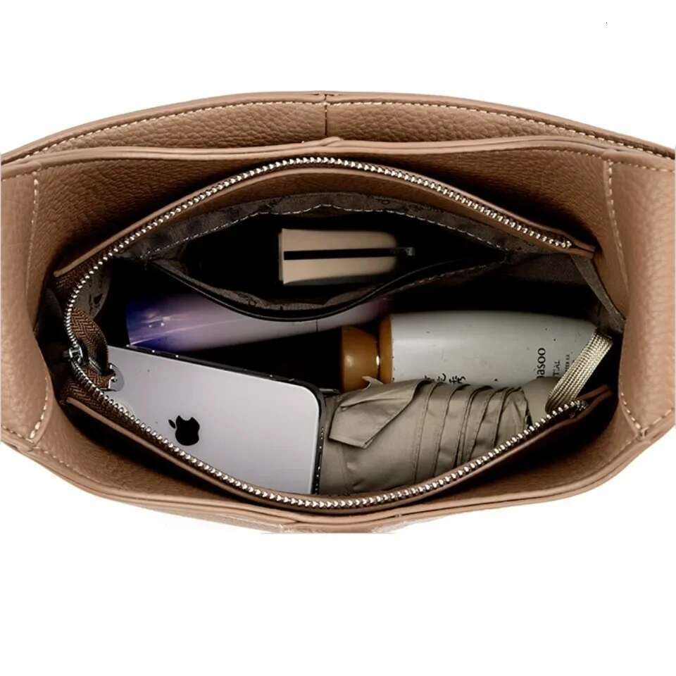 Designer Bag New Women's Large Capacity Vintage Commuter Fashion Shoulder Handbag Simple Versatile Ladies' Crossbody Bag