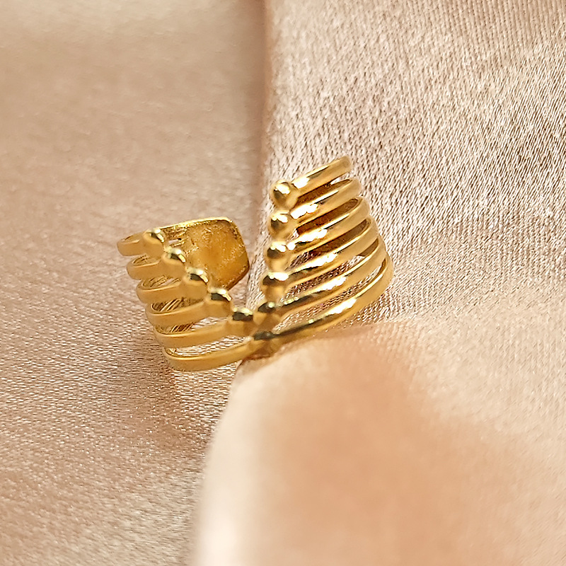 Stainless open for women, niche personality, high-end ring, simple V-shaped titanium steel ring