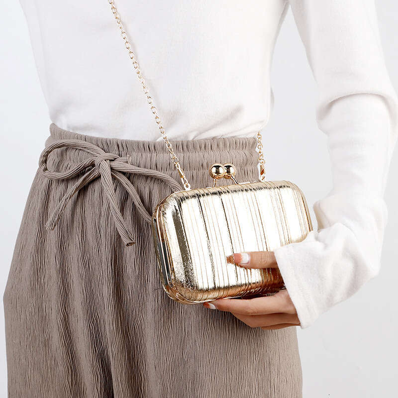 Dinner Bag Fashionable Pleated Dinner Metallic Shiny Dress Women S Bag Versatile Evening Bag KQ