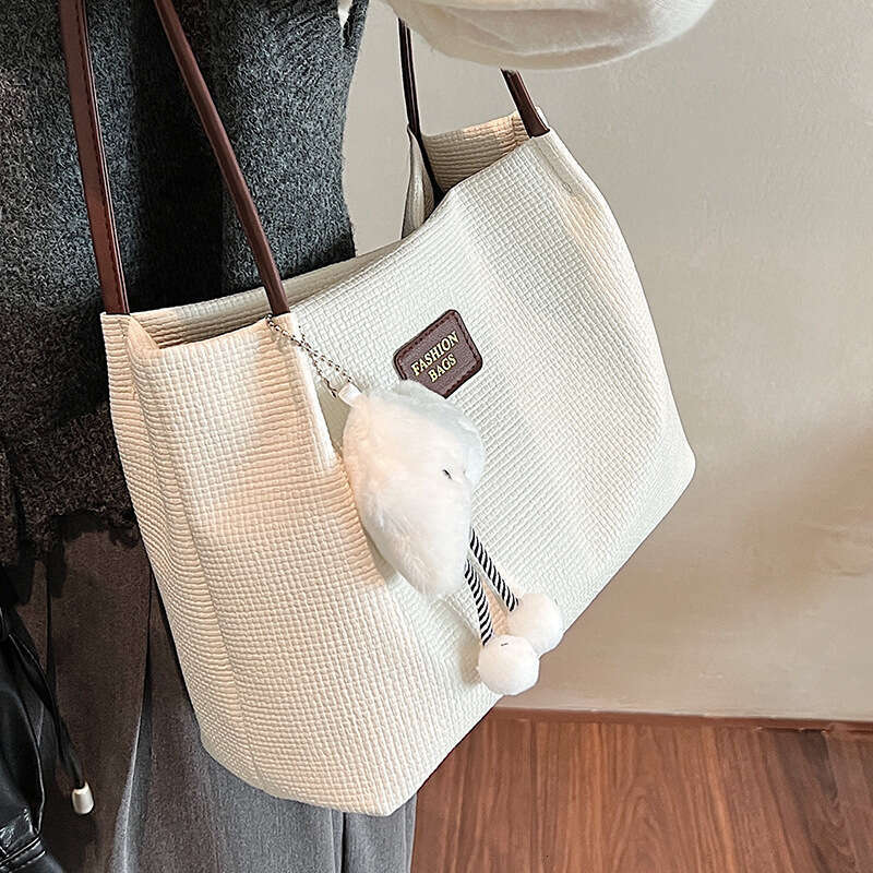large capacity for women 2025 new autumn versatile simple shoulder bag fashionable commuting tote bucket bag