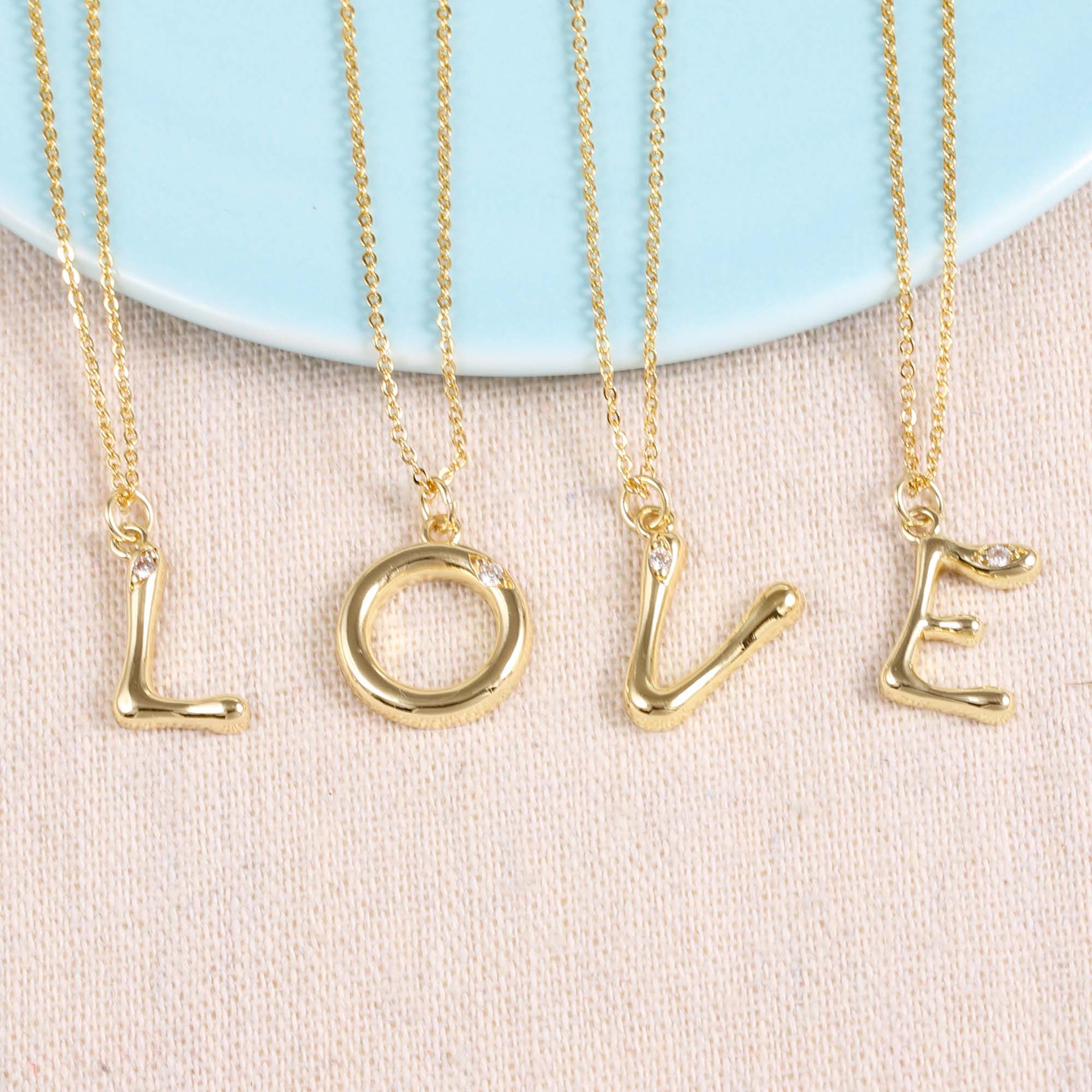 Designer Jewellery High Quality 18K Gold Plated Initial Letter Charm Necklace with Zircon Accents for All Occasions Personalized Gift Textured Elegant