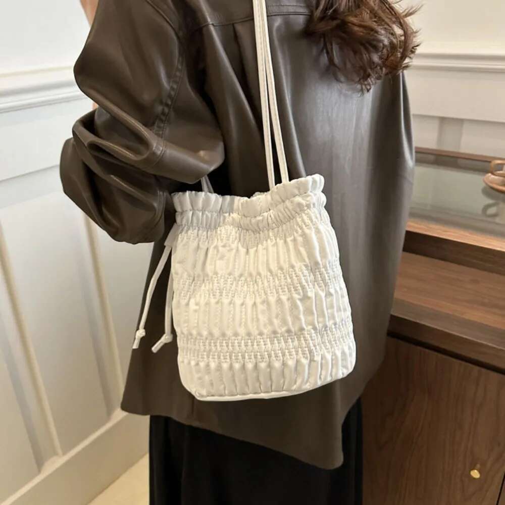 Designer Bag Trendy Solid Wrinkle Shoulder Drawstring Bucket Summer Travel Beach Daily Commuting Handbag Casual Messenger Bag