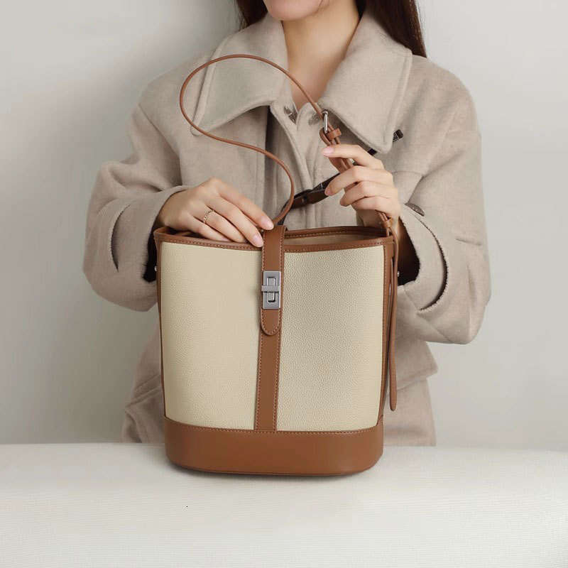 Light Luxury Versatile Bucket New Crossbody Women S Large Capacity High End Commuting Shoulder Bag