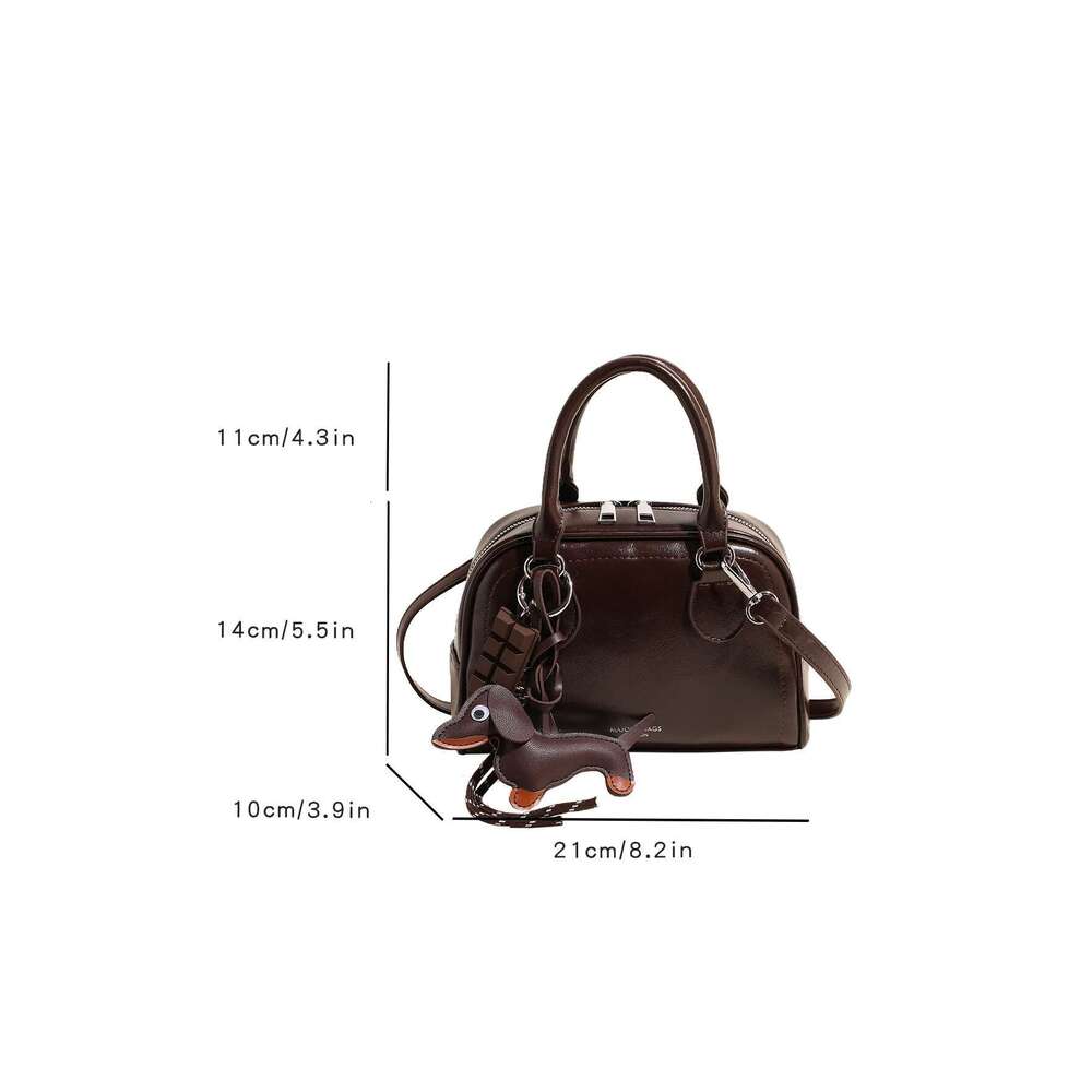 Luxury Designer Fashionable And Casual Handbag For Women, Made Of Oiled Leather, With A Shoulder Strap, Available In Various Colors.