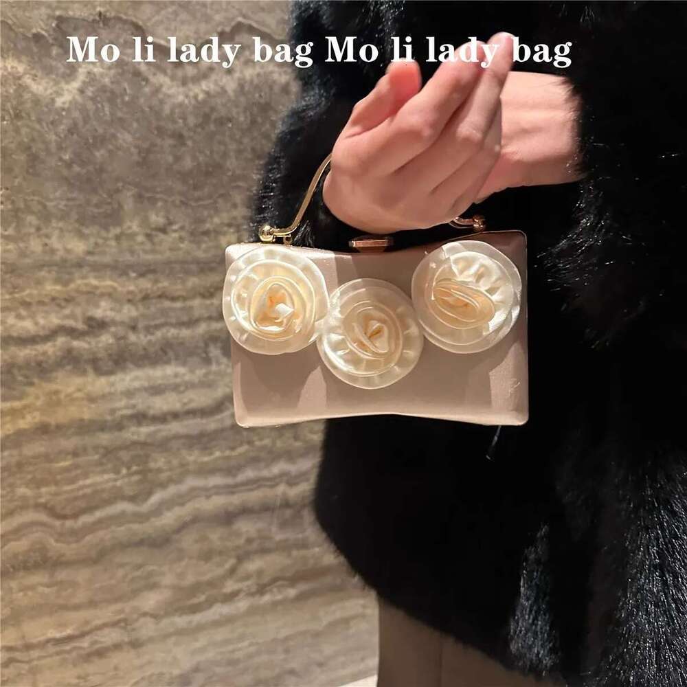 Designer Bag 2025 Fashion Aqpplique Floral Clutch Purse Wedding Party Banquet Satin Evening High Quality Women Handbag Shoulder Bag Luxury Bag