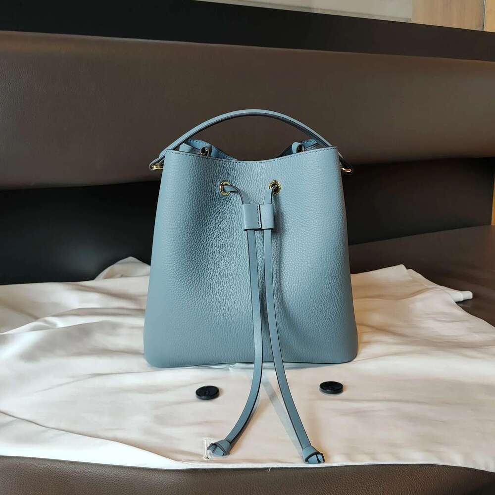 Genuine Leather Bucket Bag Women New Trendy Simple Large-Capacity Bucket Fashion All-Match Drawstring Shoulder Messenger Bag