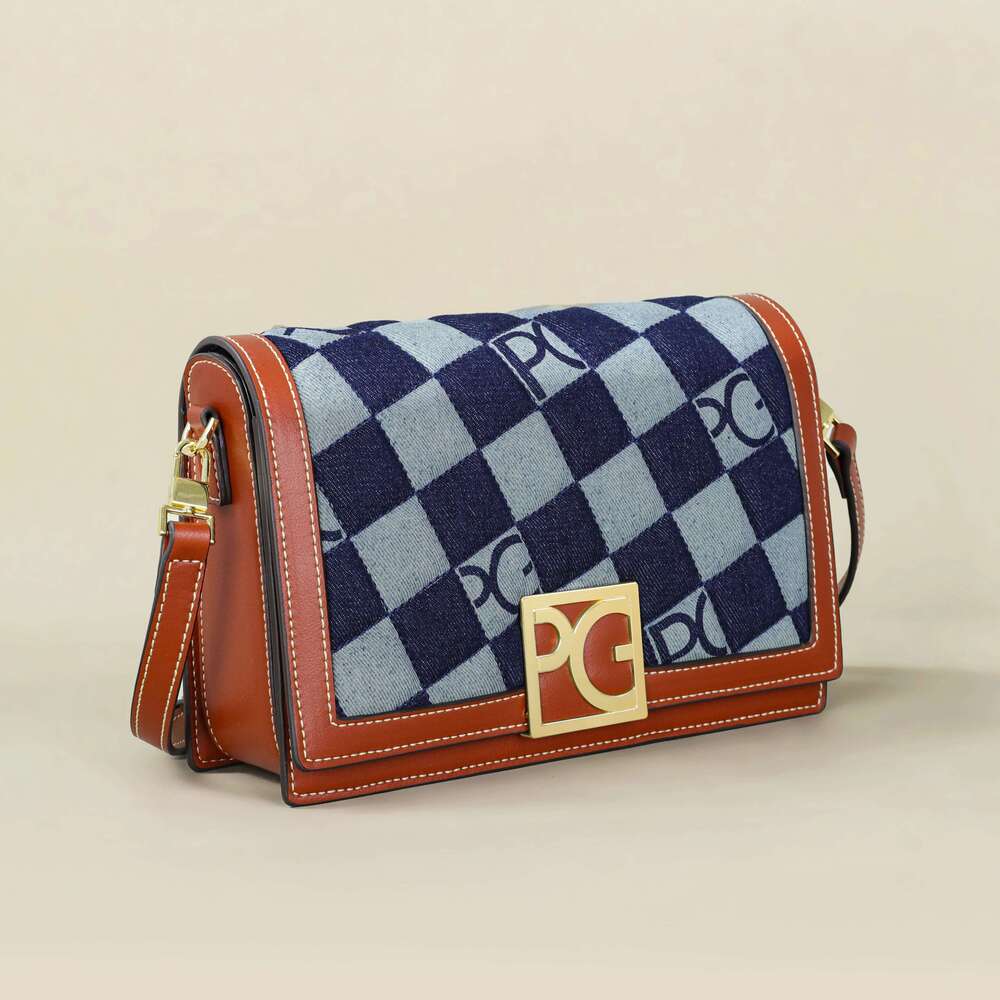 PG Exquisite Brand Fashion Handbag Classic Solid Design Shoulder Dark Letter Emed Ladies Party Bag