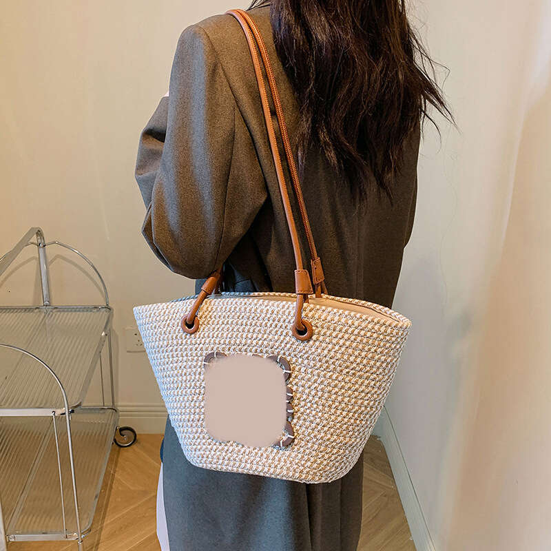 Grass large capacity underarm beach handmade woven commuting tote bags, tidal bags
