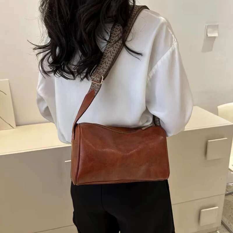 Women's Retro PU Leather Boston Handbag And Wallet Fashion Designer Crossbody Women's Casual Travel Pillow Shoulder Bag