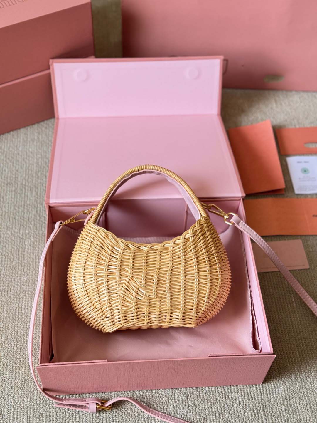 high quality Women dressing and cosmetic bag genuine leather makeup bags make up box large travel organizer travel toiletry bag totes