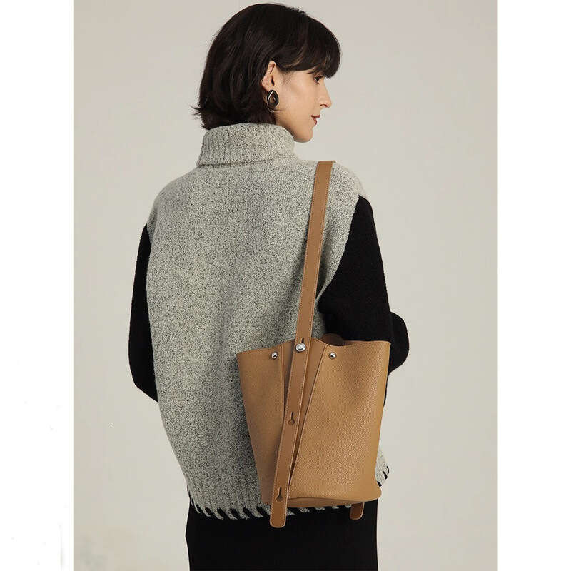 Water Bucket Large Capacity Vegetable Basket Women S Bag New High End Handbag Work Commuting Crossbody Bag
