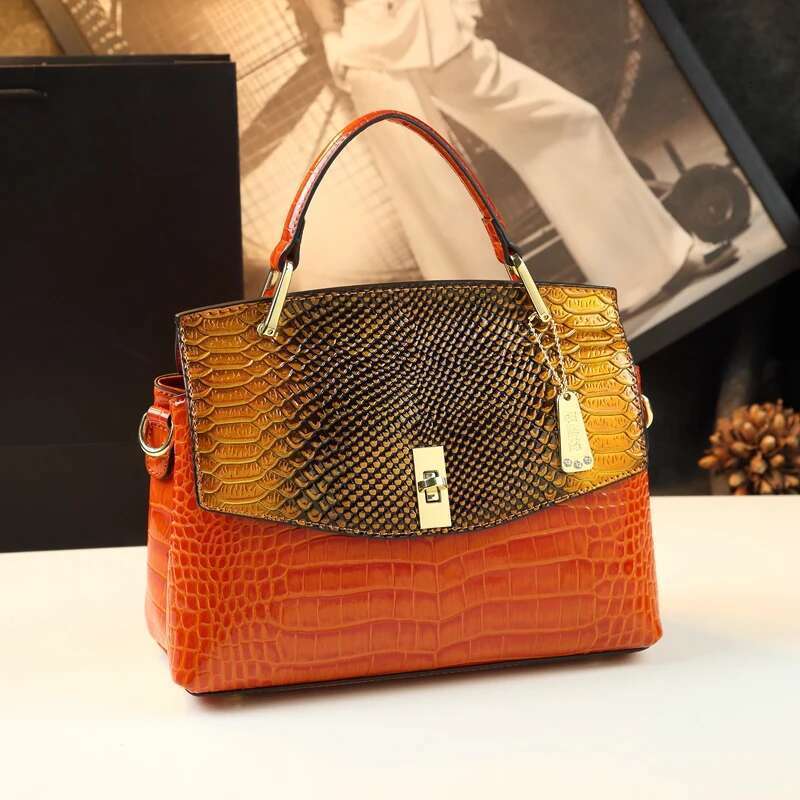 Genuine Leather Women's 2023 New Fashion Ladies Small Crossbody All-Match Elegant Mom Handbag Snake Pattern Shoulder Bag