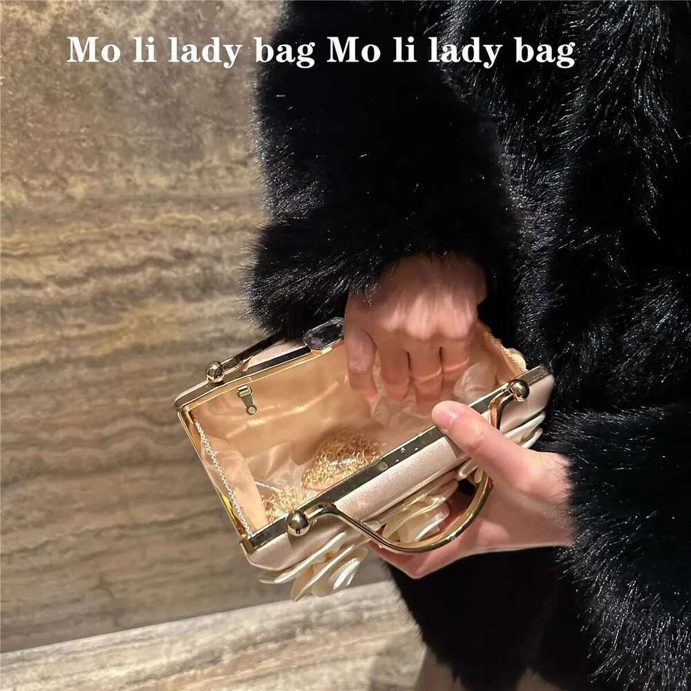 Designer Bag 2025 Fashion Aqpplique Floral Clutch Purse Wedding Party Banquet Satin Evening High Quality Women Handbag Shoulder Bag Luxury Bag