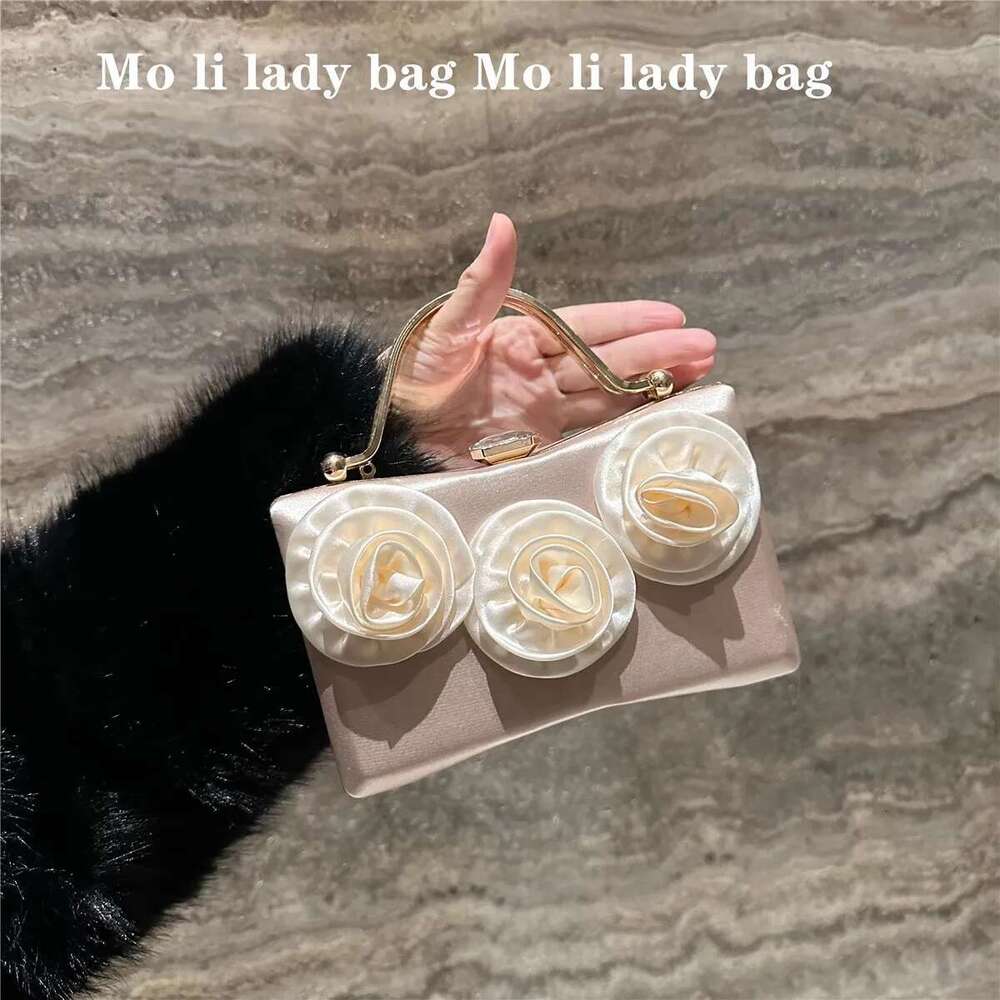Designer Bag 2025 Fashion Aqpplique Floral Clutch Purse Wedding Party Banquet Satin Evening High Quality Women Handbag Shoulder Bag Luxury Bag