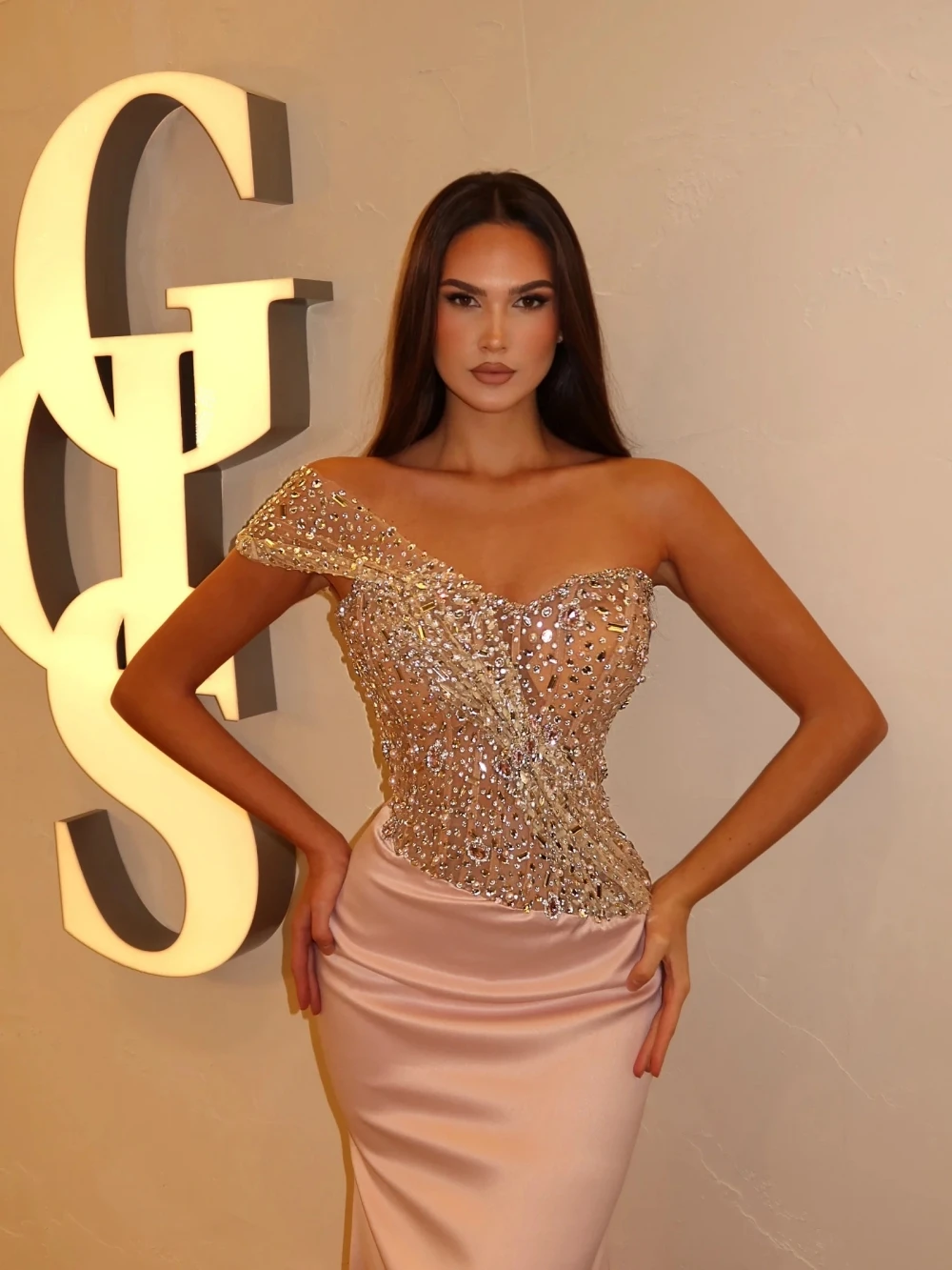Modern Evening Dresses Crystal One Shoulder Prom Gowns Pearls Illusion Sleeveless Rhinestone Customized Formal Occasion Party Dress Vestidos de noche