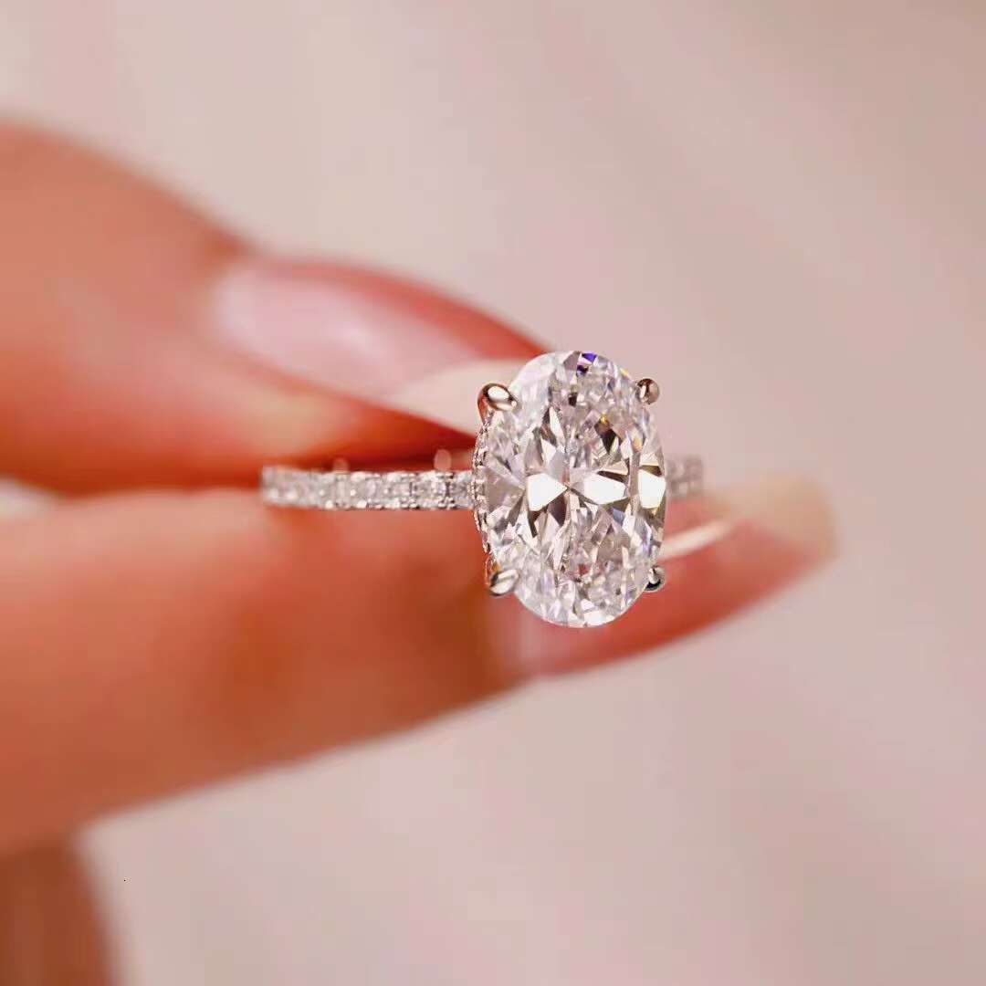 S925 Sterling Silver Plated 18K White Gold Diamond Ring Set VVS Oval Fashionable Light Luxury Moissanite Wedding Ring for Women