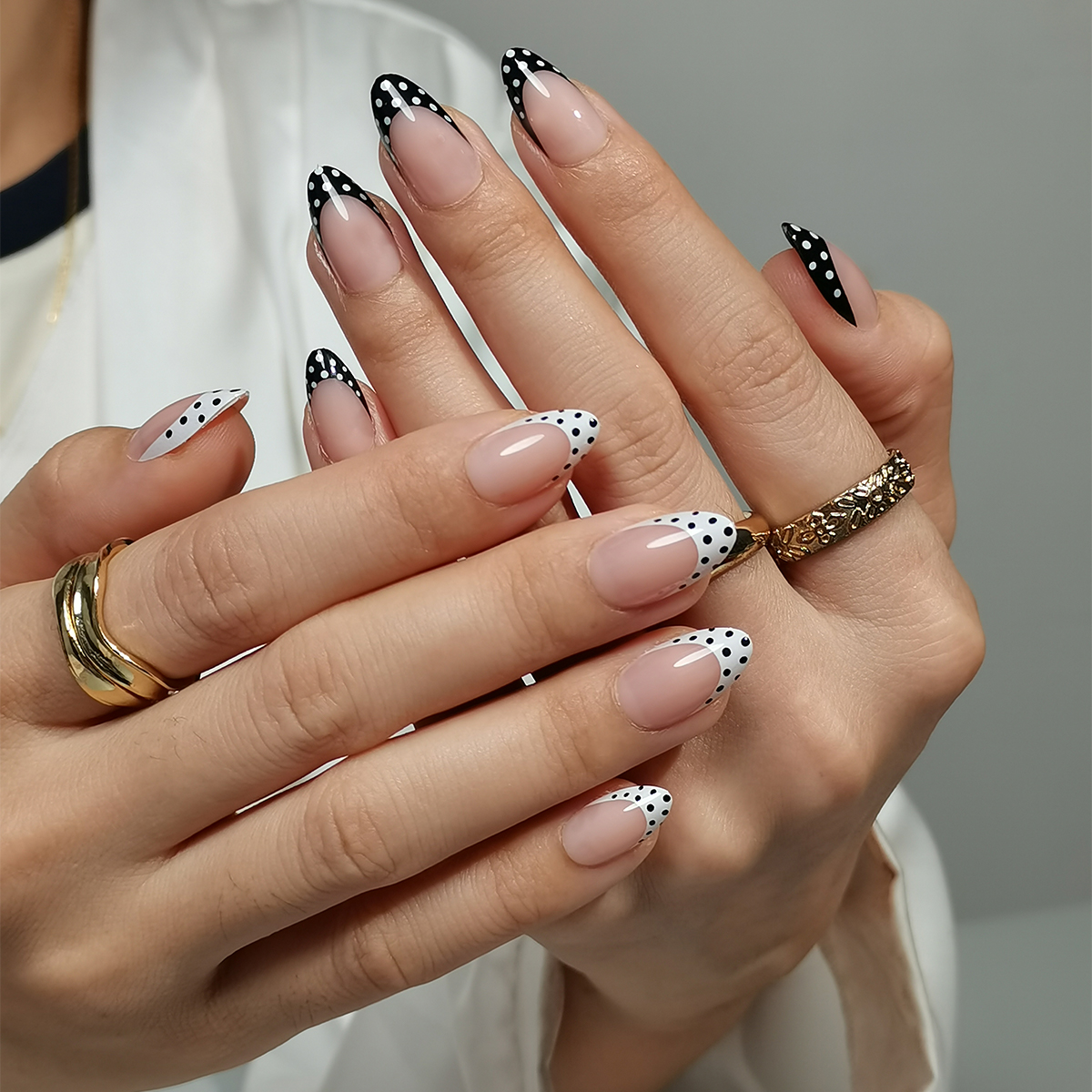32 pieces press-on nails, gel acrylic almond shape, black and white French polka dot combination, suitable for girls and ladies gifts, Valentine'