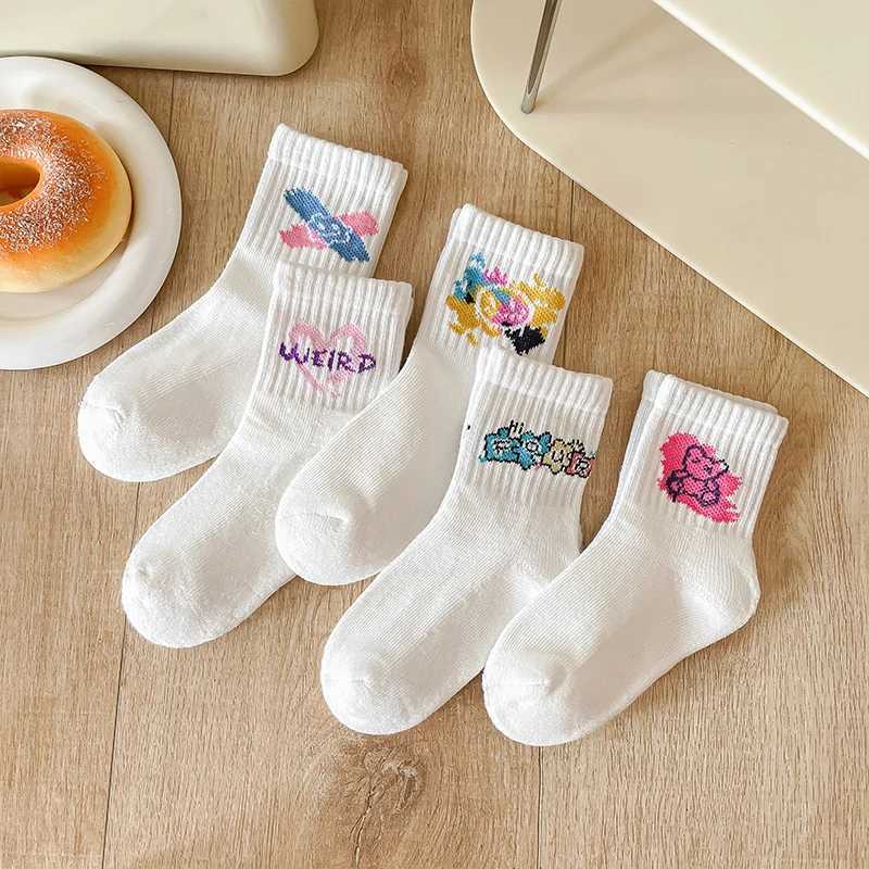 Five pairs of girls autumn and winter soft and skin-friendly warm and trendy doodle loop socks short socks G251124