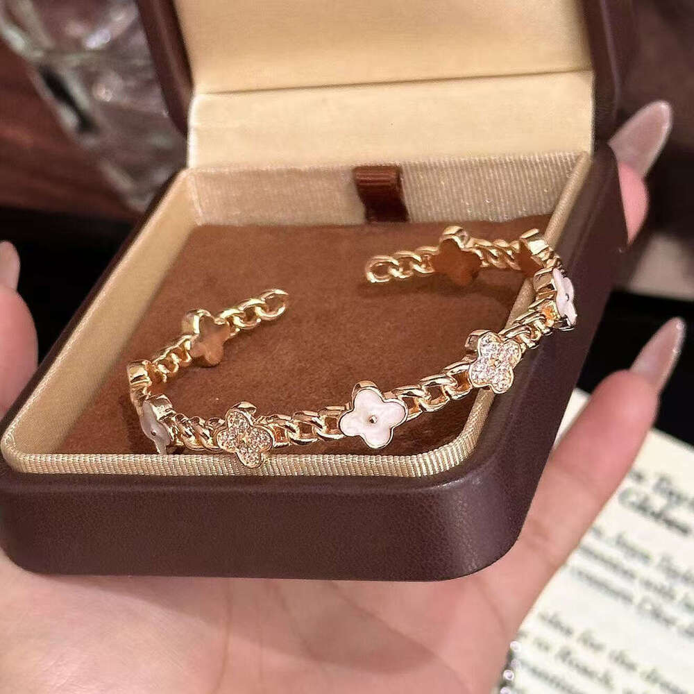 Luxury Micro Inlaid Zircon Bracelet Simple Exquisite Flower Bangle Jewelry Gift - Fresh Sweet Lucky Style Z260313