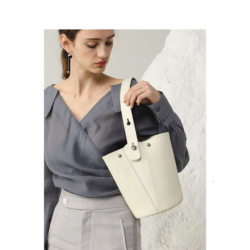 Small Niche Design Bucket Large Capacity Vegetable Basket Bag New Summer Single Shoulder Hand Held Women S Bag