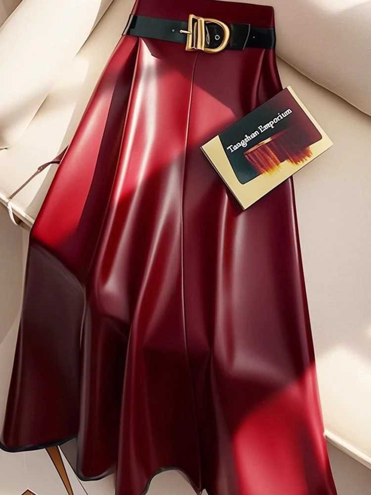 High end goddess style high-end red PU womens skiing new leather midi skiing medium length umbrella skiing M250424