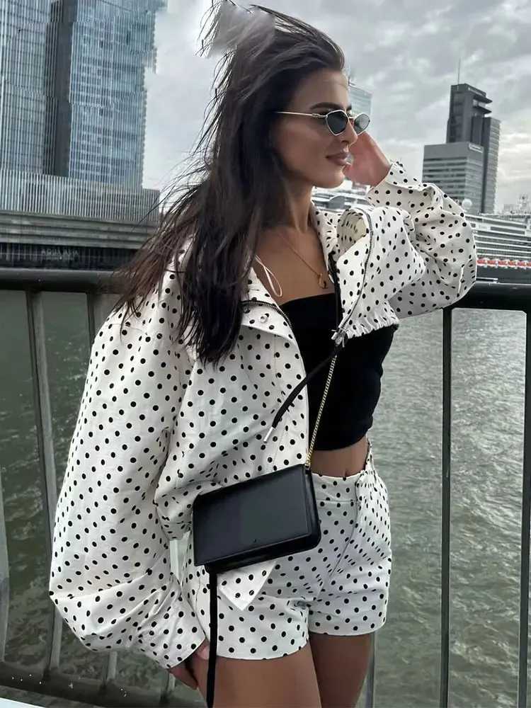 Woman Polka Dot Print Jacket Turtleneck Long Sleeves Zipper Drawstring Coats Streetwear Pockets Womens New In Outerwear J251124