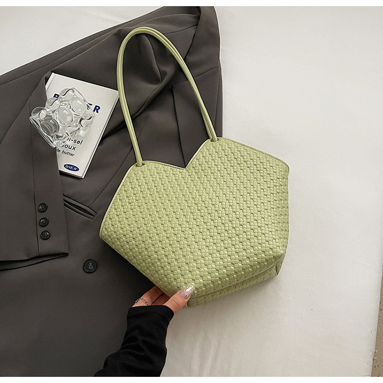 Versatile Chic Canvas Weave Women's Traveling Shoulder Bag with Spacious Storage